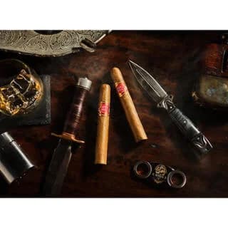 Castle Hall Dominican By Gurkha Robusto 20